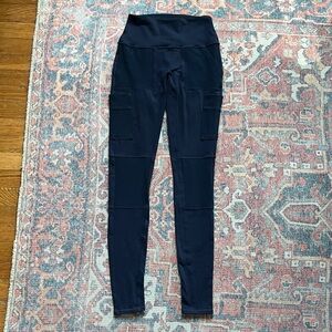 Alo Yoga cargo pocket leggings, navy